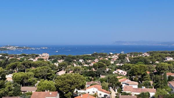 LE BRUSC – Villa contemporaine de plain-pied (2024) • DPE A/A • À moins de 10 minutes à pied du port et des pl
