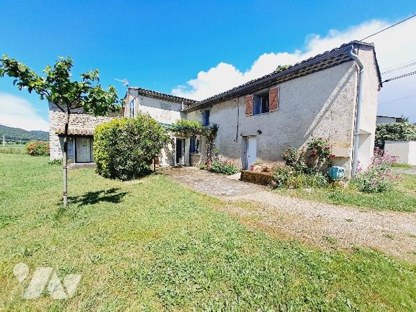 PUY SAINT MARTIN, ancienne ferme de 154m² habitable sur 1 hectare de parcelle.