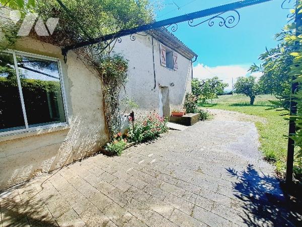 PUY SAINT MARTIN, ancienne ferme de 154m² habitable sur 1 hectare de parcelle.