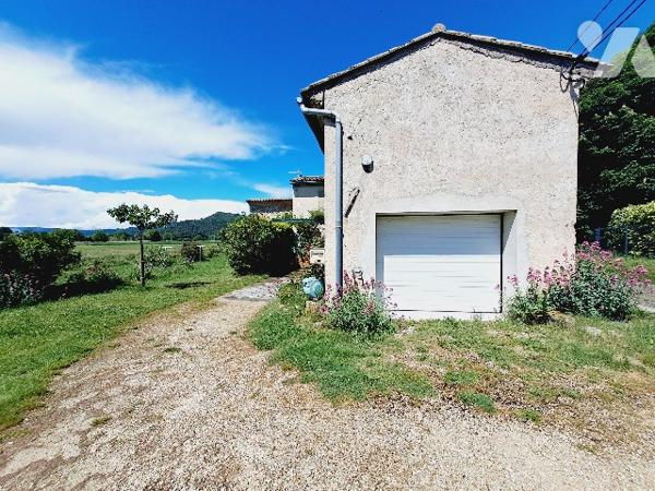 PUY SAINT MARTIN, ancienne ferme de 154m² habitable sur 1 hectare de parcelle.