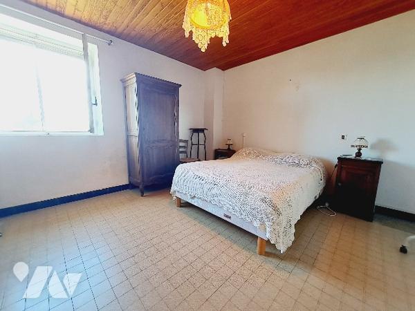 PUY SAINT MARTIN, ancienne ferme de 154m² habitable sur 1 hectare de parcelle.