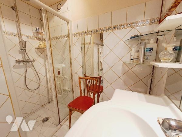 PUY SAINT MARTIN, ancienne ferme de 154m² habitable sur 1 hectare de parcelle.