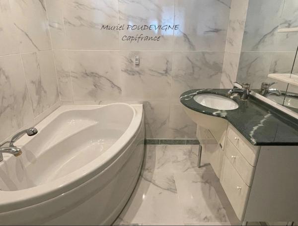 Dpt Gard (30), à vendre ROQUEMAURE maison de 73,94 m²