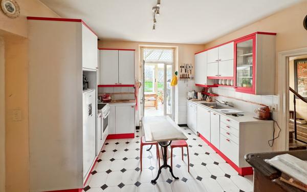 Maison à vendre    7 pièces •  Neuvic