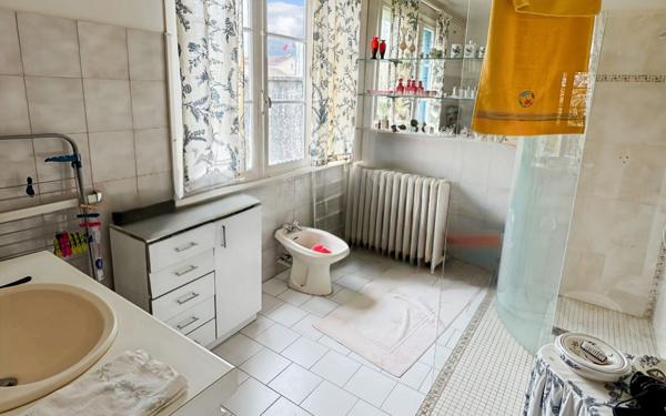 Maison à vendre    7 pièces •  Neuvic