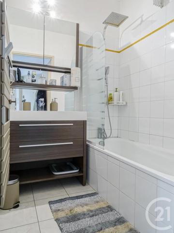 Appartement T2 à vendre  2 pièces - 50 m 2   LYON  - 69003