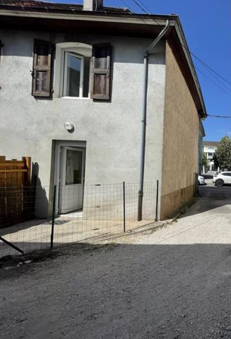 Vente                                                      Appartement
                        
                     2 pièces                      40 m2                     à Les Avenières Veyrins-Thuellin