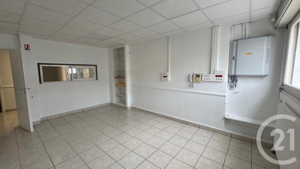 à vendre  250,60 m2 SAINTES - 17
