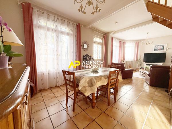 Maison Argenteuil Marché des Coteaux 5 pièce(s) 3 chambres €345 000 ** - Référence 4532