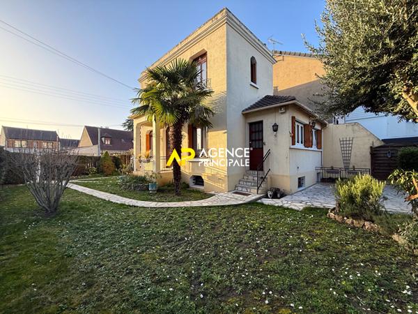 Maison Argenteuil Marché des Coteaux 5 pièce(s) 3 chambres €345 000 ** - Référence 4532