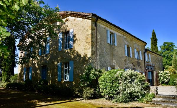 Dpt Gers (32), à vendre BAZIAN propriété P12 de 430 m² avec piscine et terrain de tennis - Terrain de 1,60 Ha