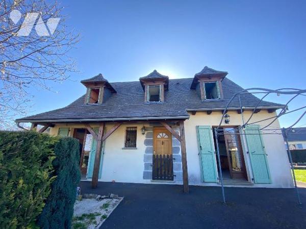 A vendre à Ally (CANTAL), idéalement situé entre les villages de Pleaux et Mauriac, un pavillon...