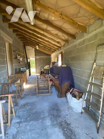 A vendre à Ally (CANTAL), idéalement situé entre les villages de Pleaux et Mauriac, un pavillon...