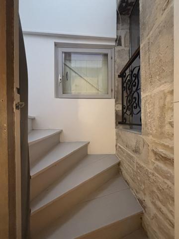 Maison sur deux étages au centre ville de CHATILLON SUR SEINE (115m²) ,rénovée avec des matériaux nobles. Châtillon-sur-Seine (21400)