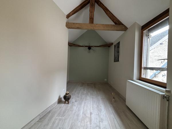 Maison sur deux étages au centre ville de CHATILLON SUR SEINE (115m²) ,rénovée avec des matériaux nobles. Châtillon-sur-Seine (21400)