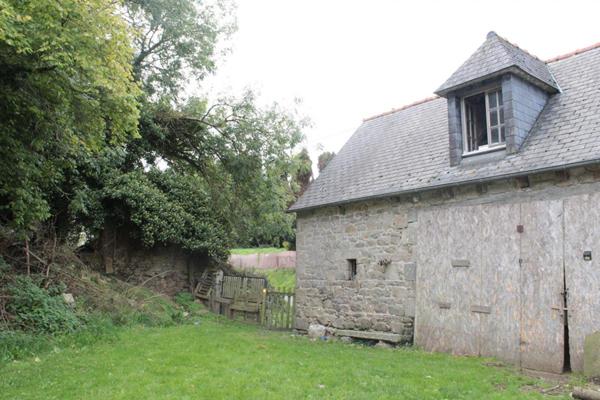 Exclusivité !! 22940 Plaintel. Dépendance en pierre à usage d'habitation, grand terrain