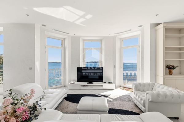 Villa années 30'  les pieds dans l'eau - Cannes Basse Californie-