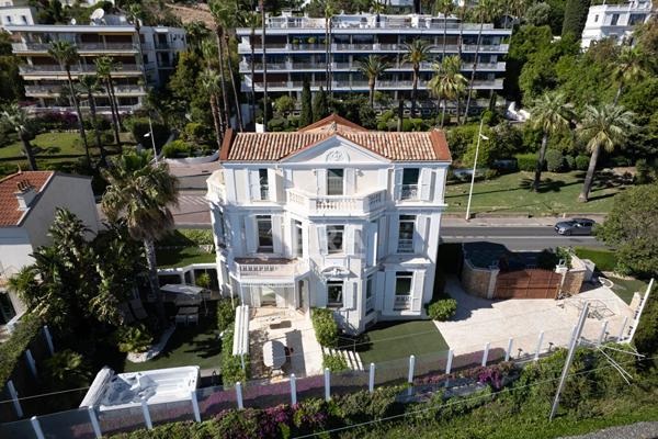 Villa années 30'  les pieds dans l'eau - Cannes Basse Californie-