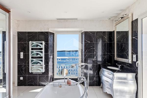 Villa années 30'  les pieds dans l'eau - Cannes Basse Californie-