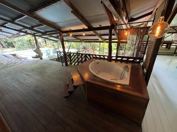 Magnifique propriété T5 avec piscine pont des cascades Montsinery