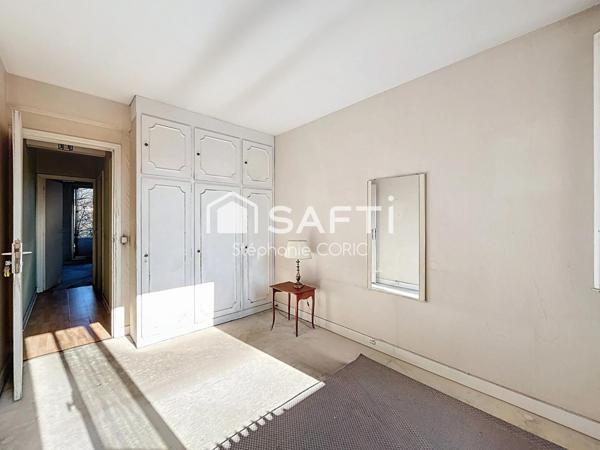 LUMINEUX - VUES DÉGAGÉES - À RÉNOVER