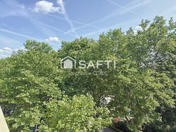 LUMINEUX - VUES DÉGAGÉES - À RÉNOVER