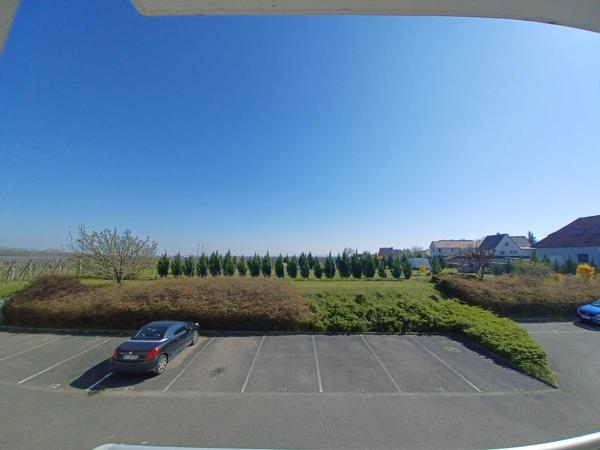 F2 avec balcon et garage