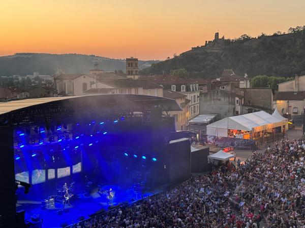 Vienne – T4 RE 2020 avec loggia, trois chambres et stationnement privatif double