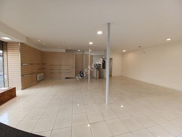 Immeuble en Pierres Rénové en Plein Centre-Ville de Sainte-Foy-la-Grande