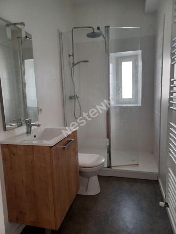 Immeuble en Pierres Rénové en Plein Centre-Ville de Sainte-Foy-la-Grande