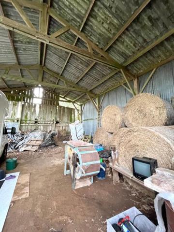 Maison à rénover avec 1 hectare de terrain