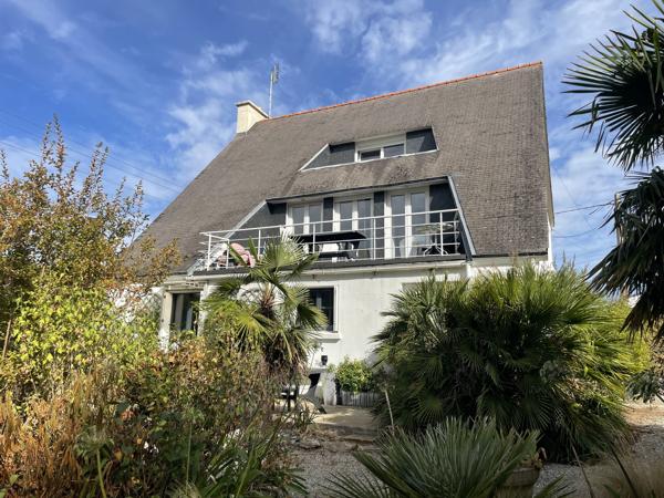 Maison familiale avec espace indépendant et terrain de 1 800 m² – Plobannalec-Lesconil
