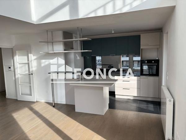 Location Appartement 3 pièces 70.9 m² - 80 RUE ROSTROPOVITCH - Paris 75017