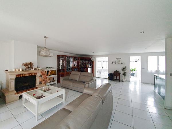 Maison 10 pièces 200 m² 6 chambres