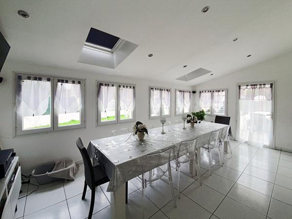 Maison 10 pièces 200 m² 6 chambres