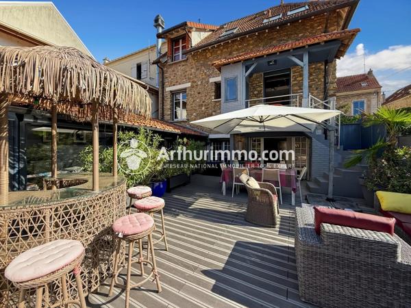 Vente                                                      Maison
                        
                     9 pièces                      195 m2                     à Soisy-sur-Seine