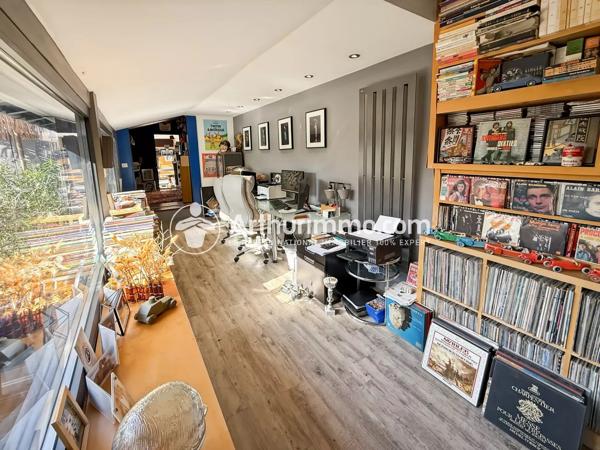 Vente                                                      Maison
                        
                     9 pièces                      195 m2                     à Soisy-sur-Seine