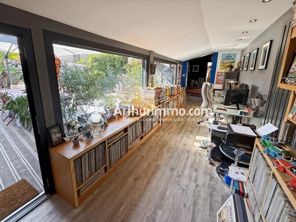 Vente                                                      Maison
                        
                     9 pièces                      195 m2                     à Soisy-sur-Seine