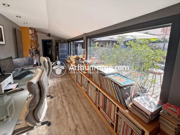 Vente                                                      Maison
                        
                     9 pièces                      195 m2                     à Soisy-sur-Seine