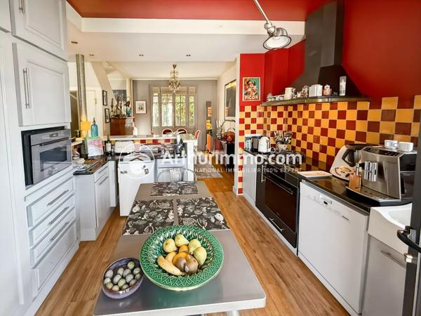 Vente                                                      Maison
                        
                     9 pièces                      195 m2                     à Soisy-sur-Seine