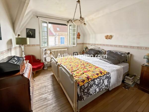 Vente                                                      Maison
                        
                     9 pièces                      195 m2                     à Soisy-sur-Seine