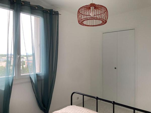 Appartement Avignon 3 pièce(s) 71m2, meublé et équipé, 2 balcons, place de parking