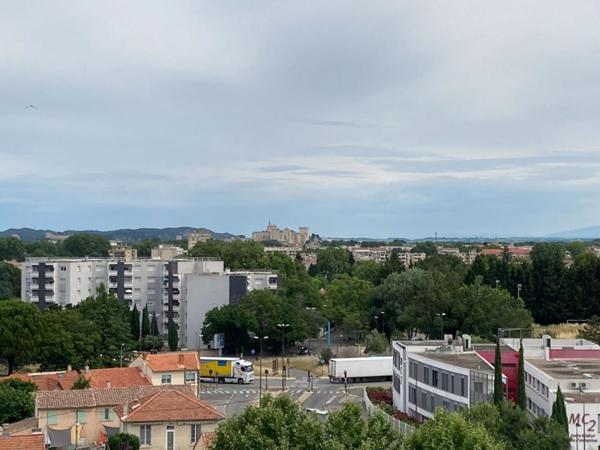 Appartement Avignon 3 pièce(s) 71m2, meublé et équipé, 2 balcons, place de parking