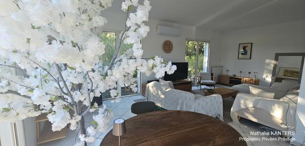 Maison Six Fours Les Plages 7 pièce(s) 200 m2