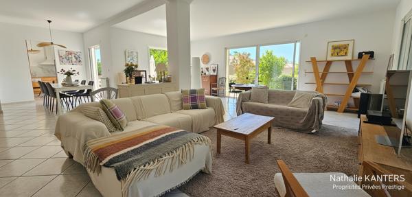 Maison Six Fours Les Plages 7 pièce(s) 200 m2