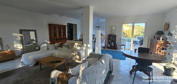 Maison Six Fours Les Plages 7 pièce(s) 200 m2