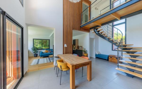 Maison à vendre    5 pièces •  Saint-Gély-du-Fesc