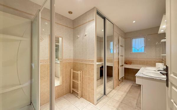 Maison à vendre    6 pièces •  Saint-Palais-sur-Mer