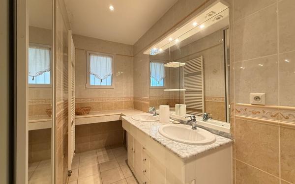 Maison à vendre    6 pièces •  Saint-Palais-sur-Mer