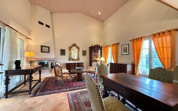 Maison à vendre    6 pièces •  Saint-Palais-sur-Mer